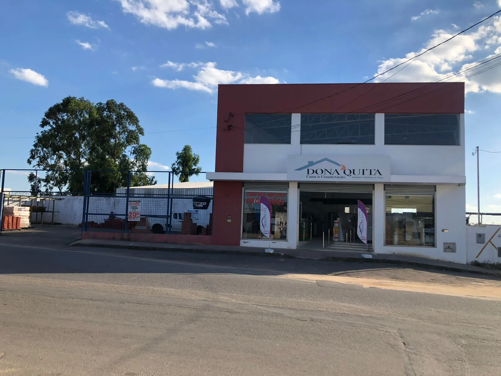 Fachada real do Depósito Dona Quita em Divinópolis